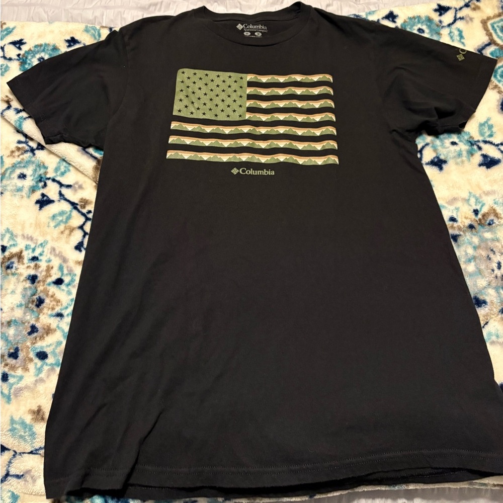 Columbia Men's Black Tee with Olive Flag Design